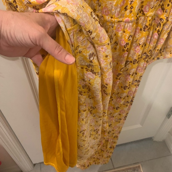 Gap Factory split neck midi dress, yellow floral, size XL - Picture 8 of 8